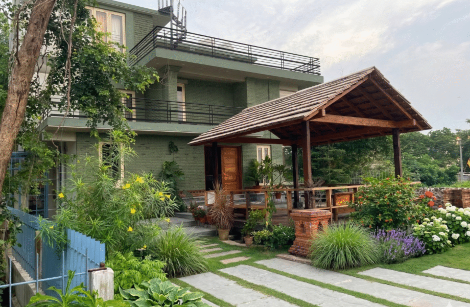 Sun-Loving Outdoor Plants for Indian Gardens — Flowers, Fruits, Herbs & More